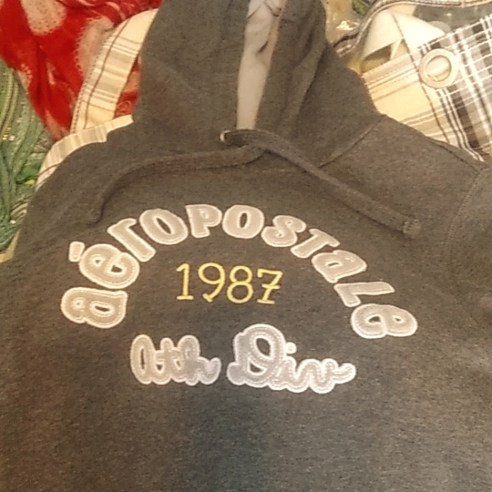 EUC M Aerpostale pullover hoodie with pockets